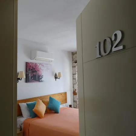 Surya Butik 2* Alaçatı