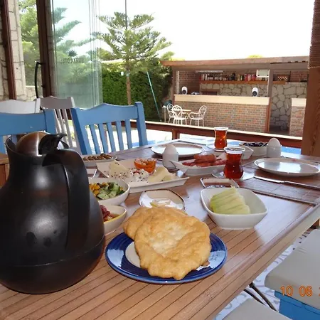 Surya Butik אלאקאטי