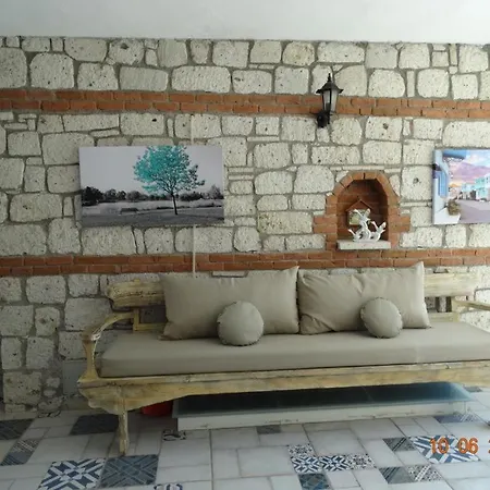 Otel Surya Butık 2*