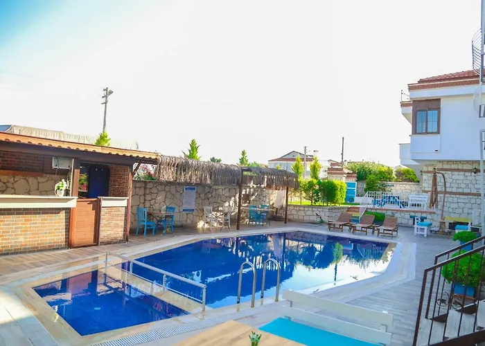 호텔 Surya Butik 2*