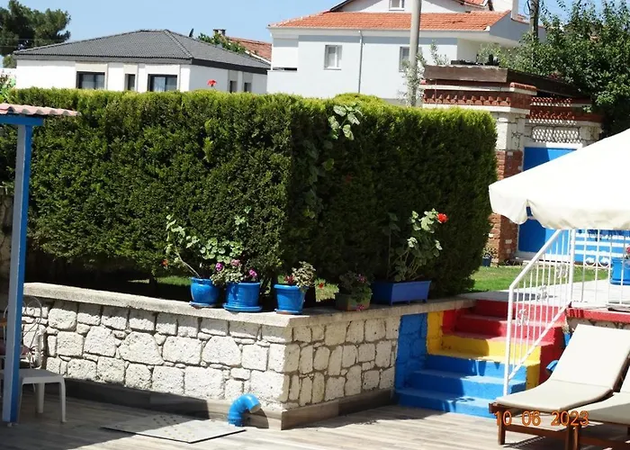 호텔 Surya Butik 2*