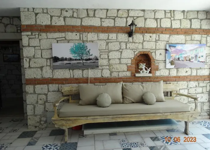 호텔 Surya Butik 2*