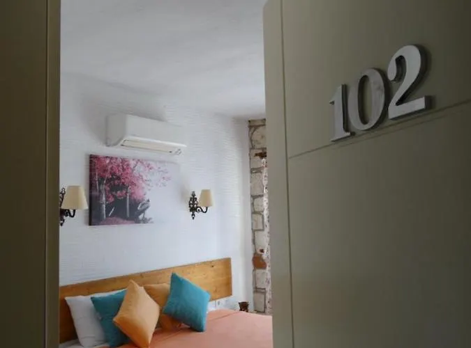 Surya Butik 2* 알라카티